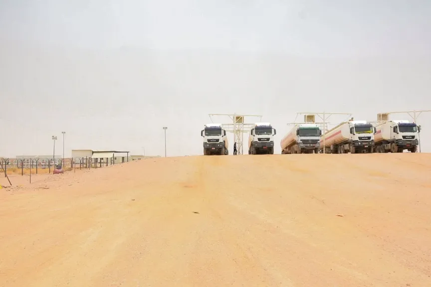 انفراجة قريبة.. بدء شحن أولى دفعات النفط الخام من شبوة إلى عدن لتشغيل محطة الرئيس الكهربائية
